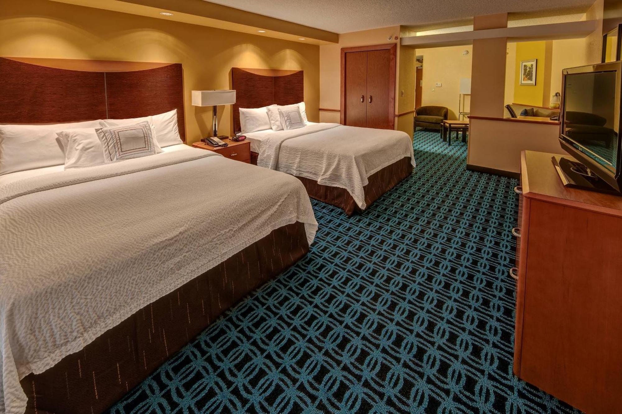 Fairfield And By Marriott Naples Hotel Golden Gate