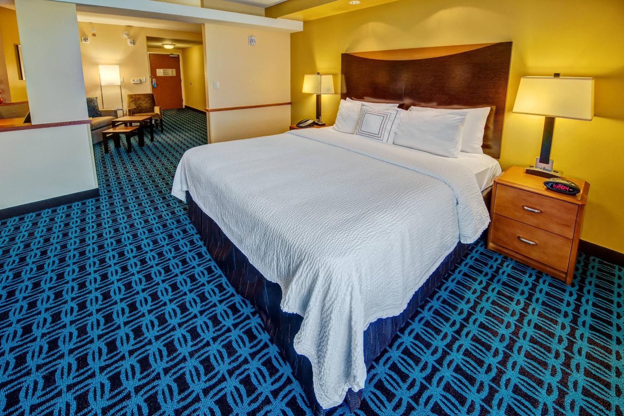 Fairfield And By Marriott Naples Golden Gate