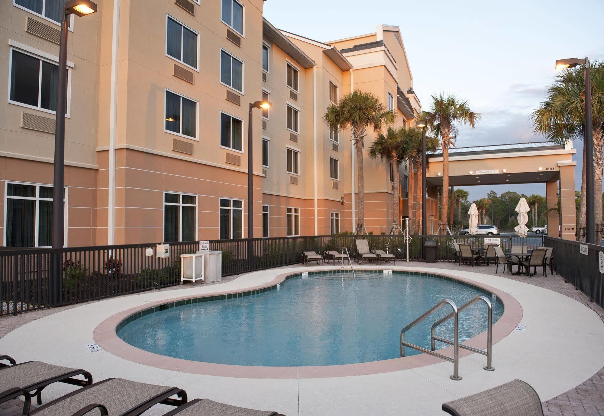 Fairfield And By Marriott Naples Hotel Golden Gate