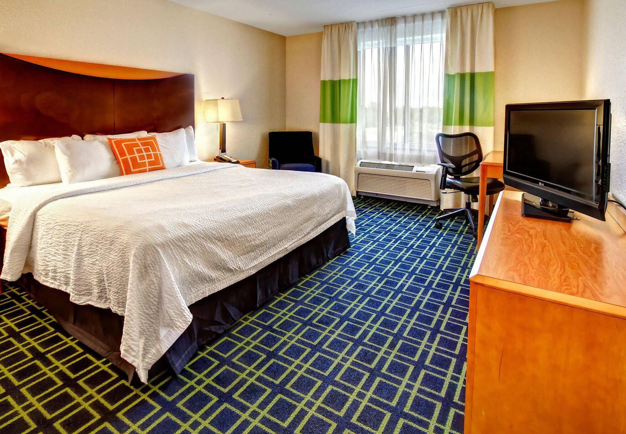 Fairfield And By Marriott Naples Hotel